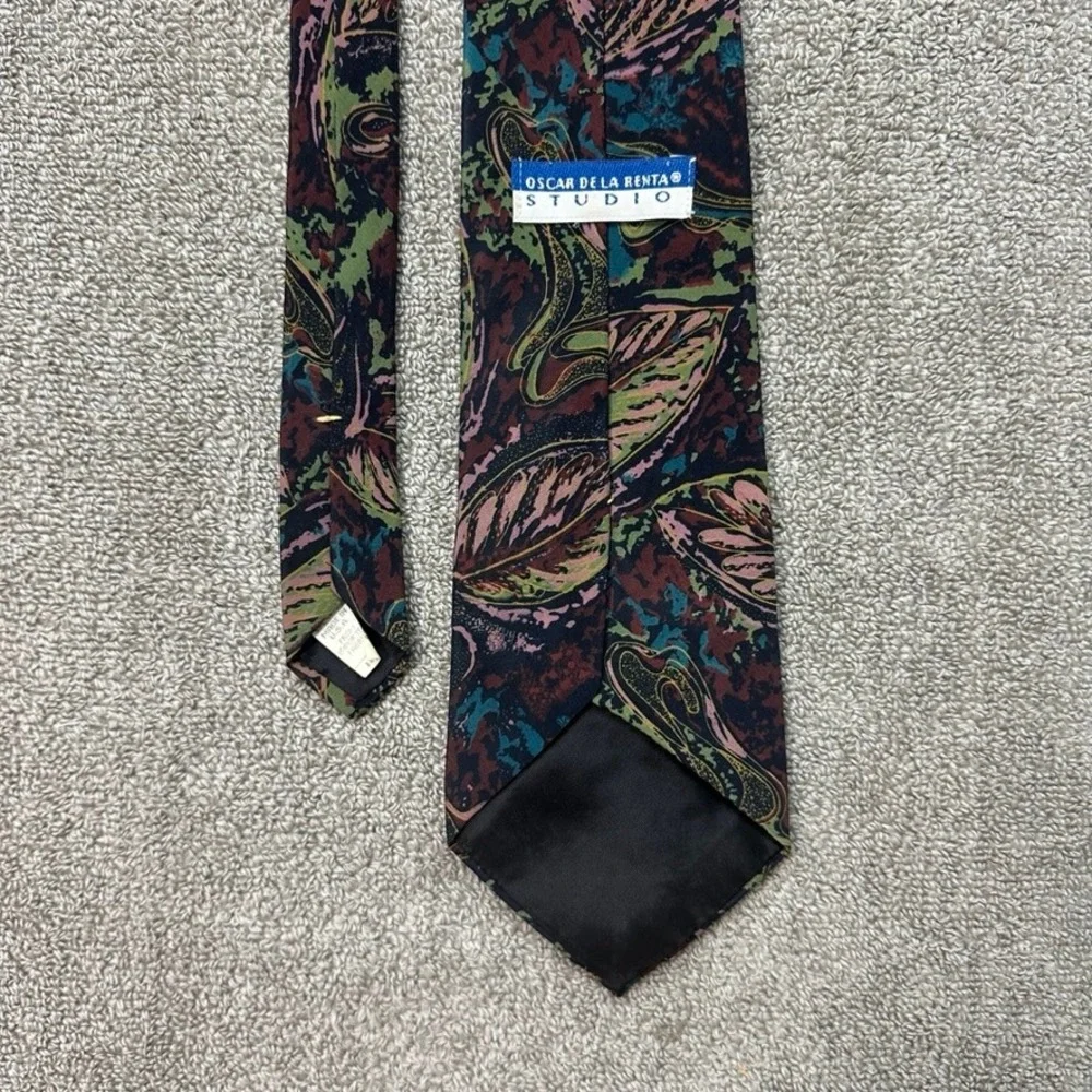 Oscar de la Renta Studio Mens Abstract Botanical Silk Blend Tie Navy Green USA